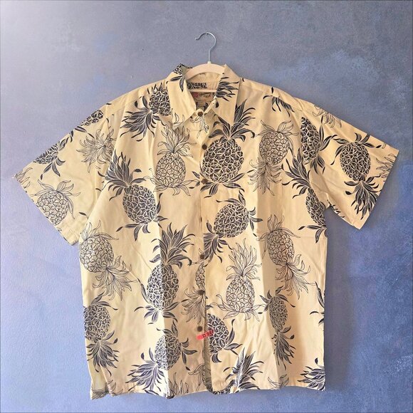 Hilo Hattie original Hawaii Shirt Pineapple Motif - LIKE NEW - Picture 1 of 4